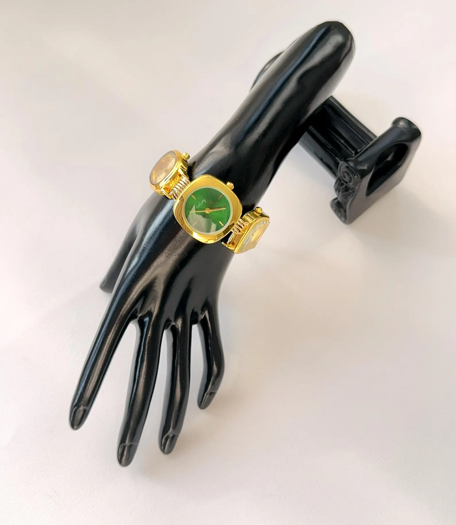 Minimal gold fashion watch bracelet for women’s street style
