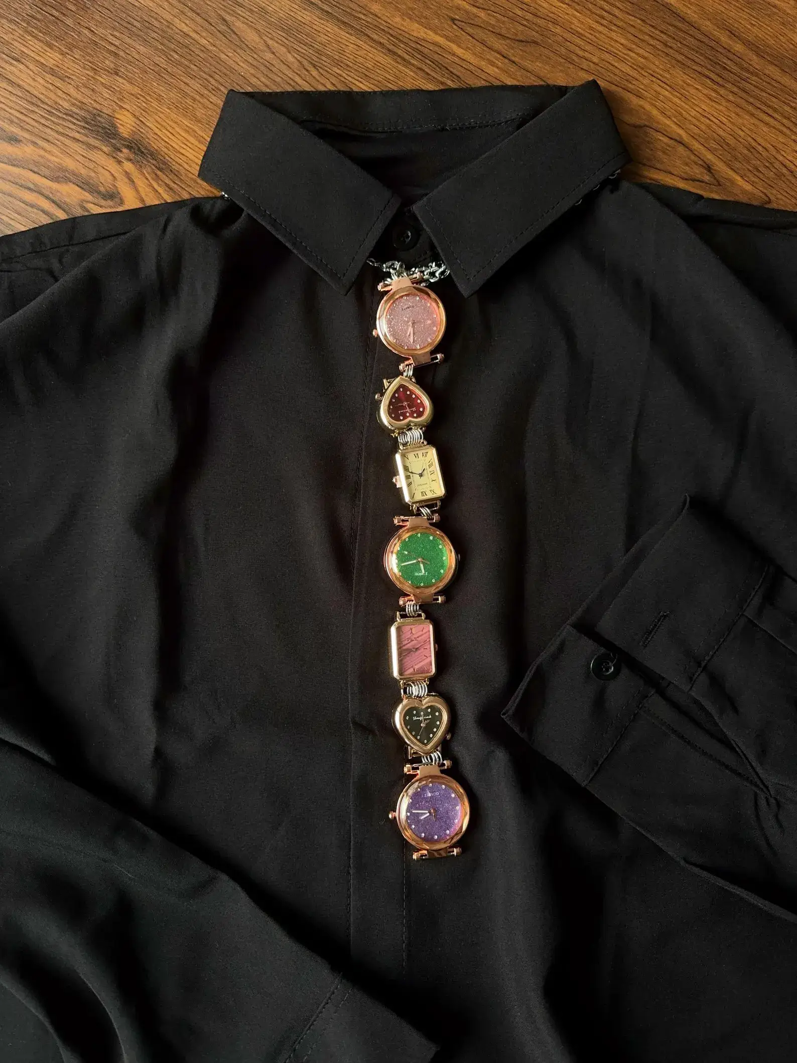 Y2K handmade celebrity watch necktie: A retro-inspired accessory featuring a functional mini watch on a stylish chain, designed to be worn around the neck, capturing the essence of early 2000s fashion with a celebrity touch.