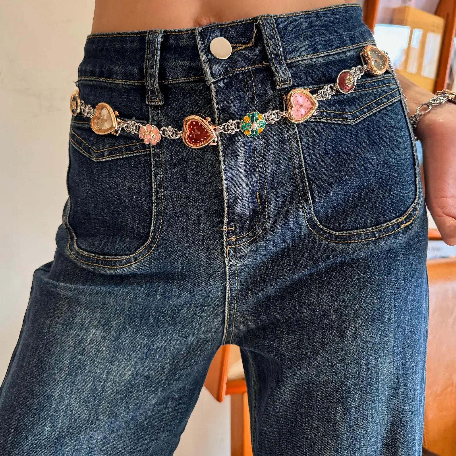 Retro heart watch waist chain belt bracelet set: A vintage-inspired silver-toned chain ensemble featuring a functional miniature heart-shaped watch, worn as a waist chain, belt accessory, and wrist bracelet, showcasing a romantic 90s Y2K aesthetic with delicate craftsmanship.
