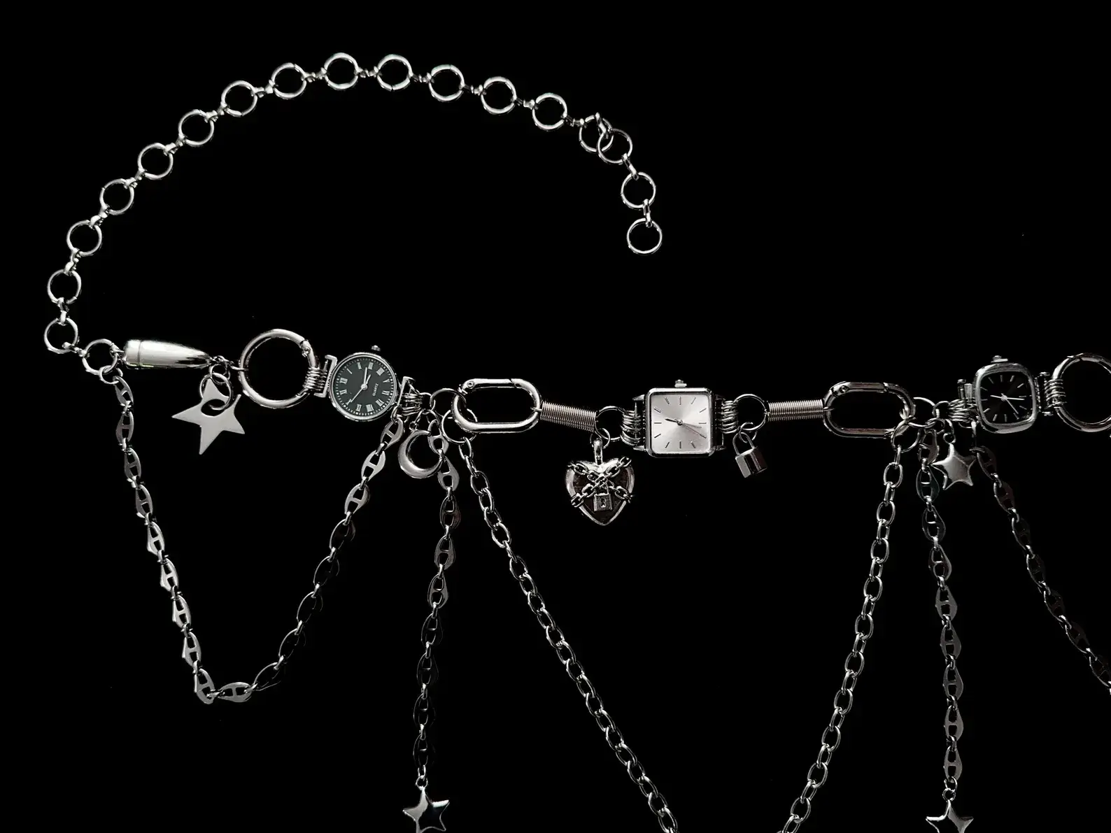 Minimalist titanium pants chain styled by Taylor Swift
