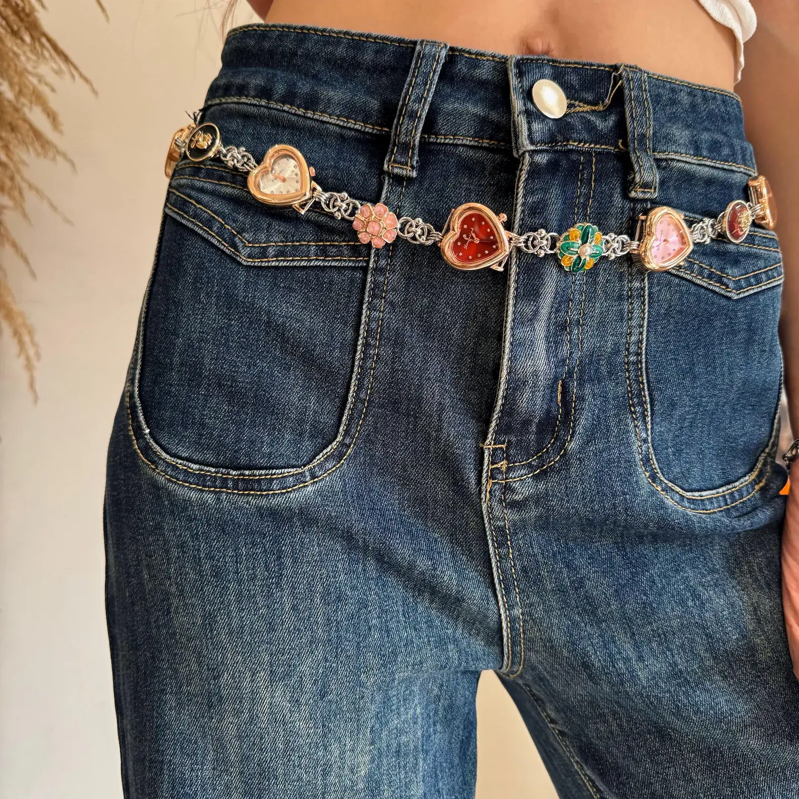 Retro heart watch waist chain belt bracelet set: A vintage-inspired silver-toned chain ensemble featuring a functional miniature heart-shaped watch, worn as a waist chain, belt accessory, and wrist bracelet, showcasing a romantic 90s Y2K aesthetic with delicate craftsmanship.